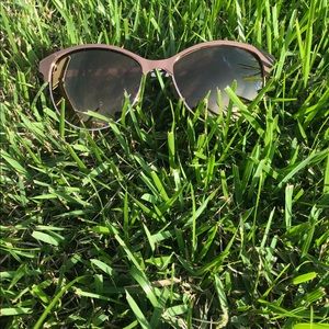 Tahari Mirrored Sunglasses